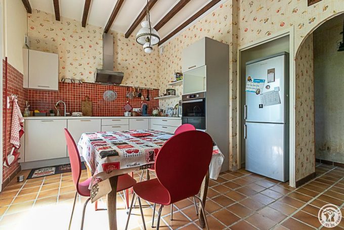 31G101778-ddec42f5c4574ee583e2c10ac053ff37