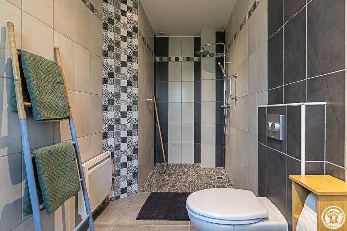 31G101779-389c31f05eff4e4ebd104fa03de4234b