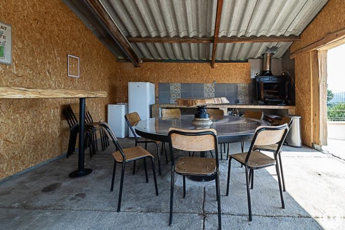 31G101779-3e2a7bb40f8e41deb7e06ce1f5f453e3