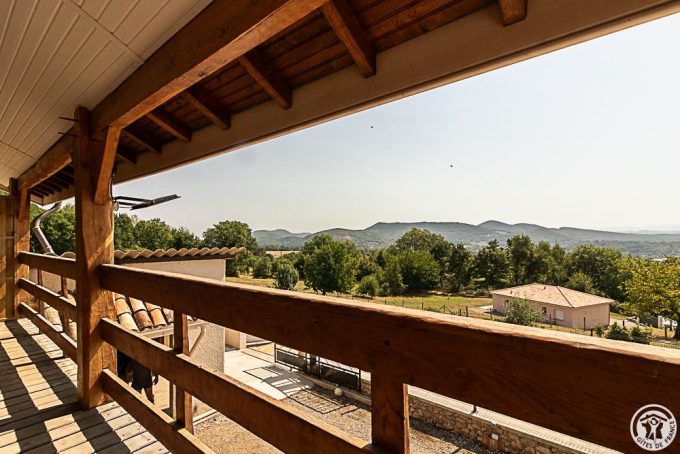 31G101779-9043dd515d834cd7896f21f979c7003e