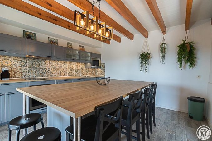 31G101779-99d0211497c34780801698e553913e83