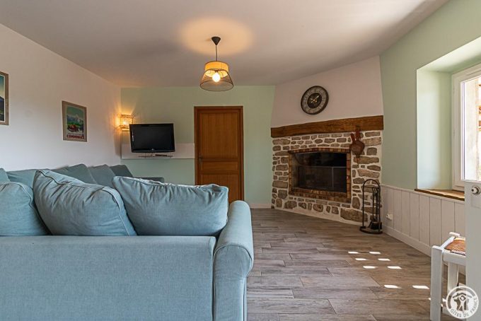 31G101779-b24956be8803465f9856301d281eab11