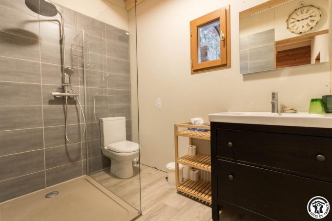 31G101780-edba25e46c1a4d8e98eabf4be376f757