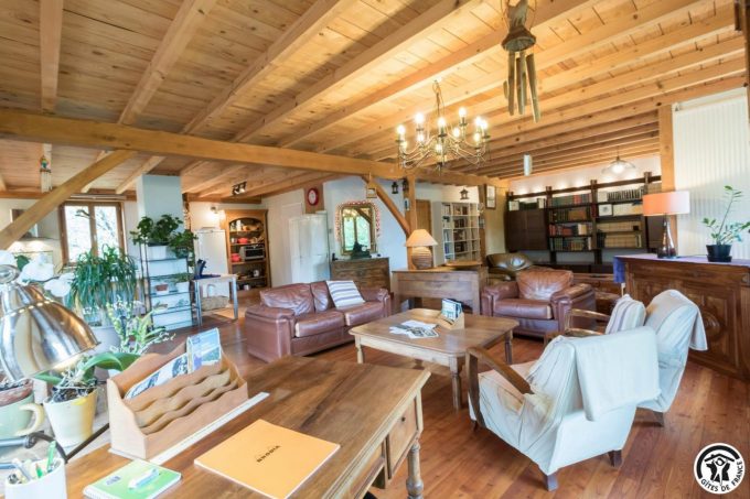 31G101780-ef13e1ea40ce41cda149075b015af876