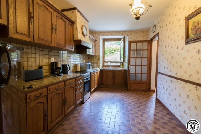 31G101783-10ee3f2efbaa45b28c64f50f2e90736b