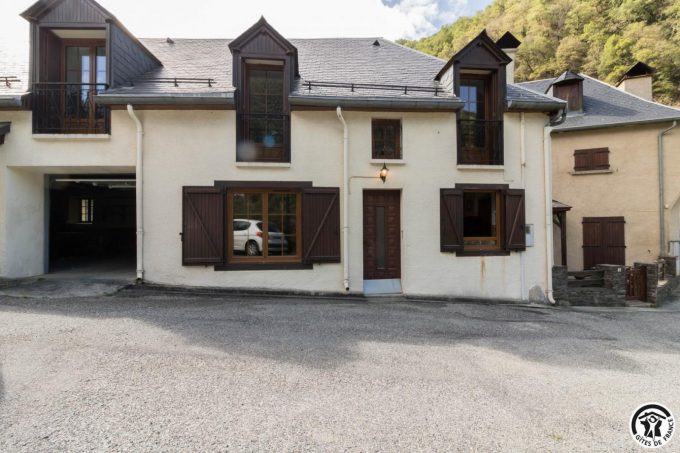 31G101783-3c916fdad4824fa09a9a84171bfb2eef