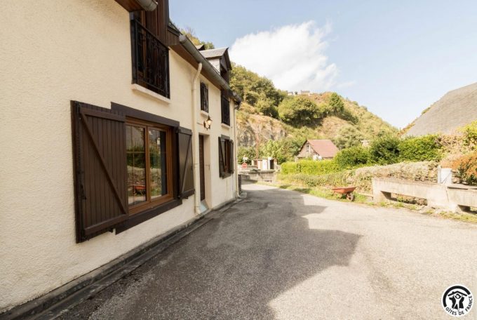 31G101783-4c7f726a0d7e40dcb69c8158250f3cab