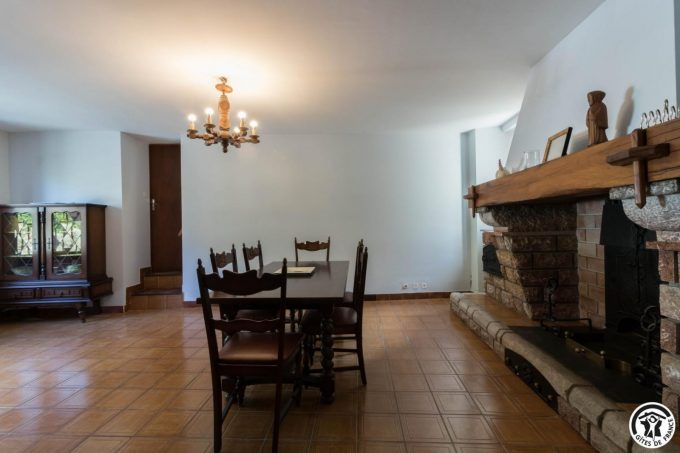 31G101783-77b3709dd60b416b8385507bbc976b3a