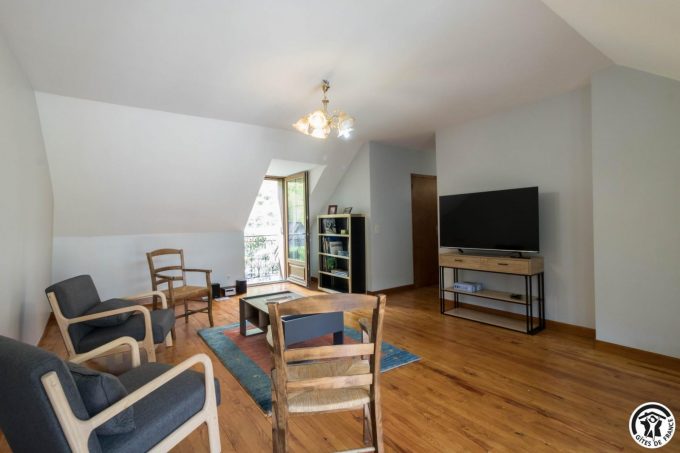 31G101783-7cdddbd8d3ec4c8985044427b1e6c0e1