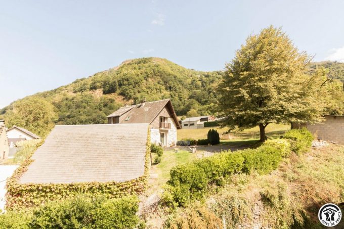 31G101783-f32e592f6f7a4baca5589f982f70a229