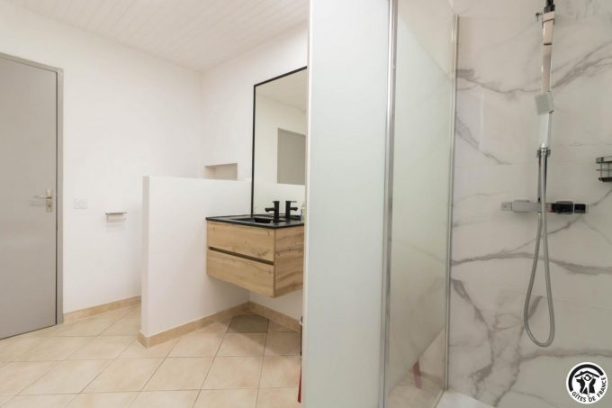 31G101785-422f986d2a204b5dbcb939505de20b09