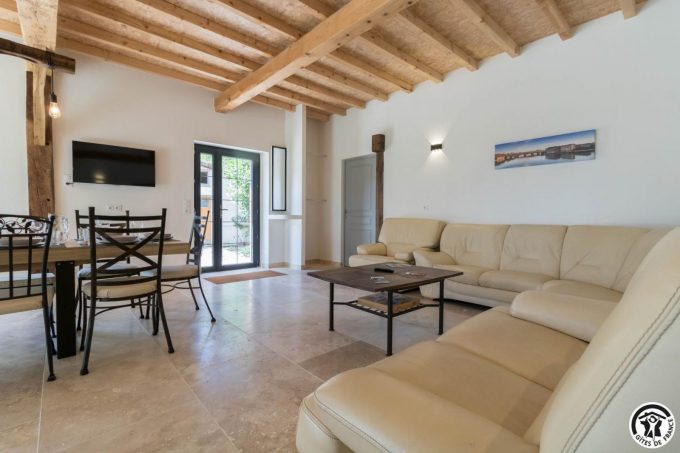 31G101785-6cbb3d86bdb144d8b30ac449c00a6afd