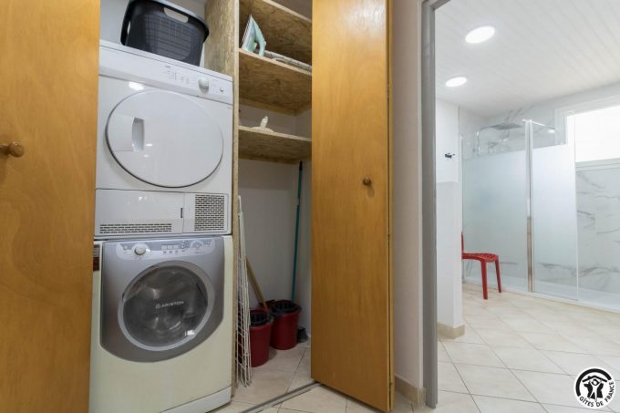 31G101785-6cc12f0e64ec424da4a3093788215853