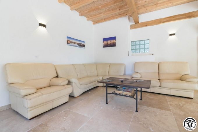 31G101785-97fcf9b671d6438884096c184d13909b