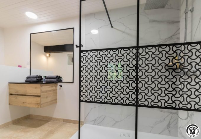 31G101785-ac7245005c5146e38ad2f27b57b6c7e4