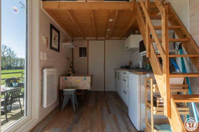 31G101790-8f23fb96033d44faac0ff592137afe7e