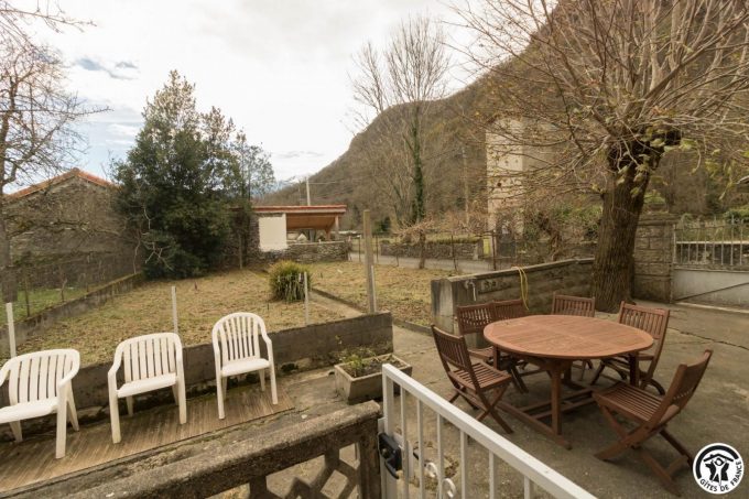 31G101794-36f8e1002b1944edad7574e80782f3a7