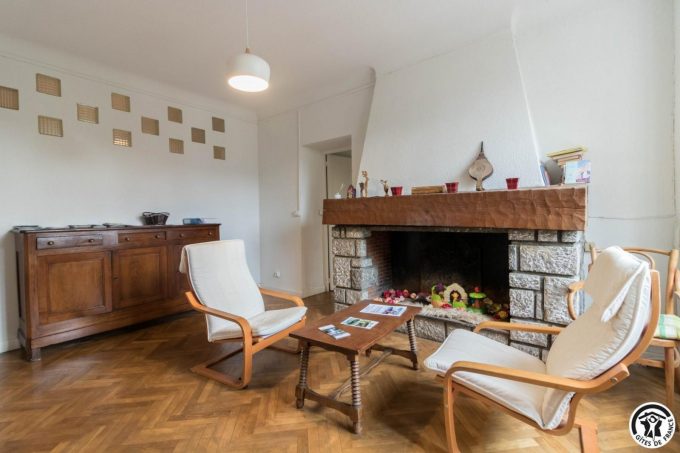 31G101794-4053917012964c87bd15215cf5dc556d