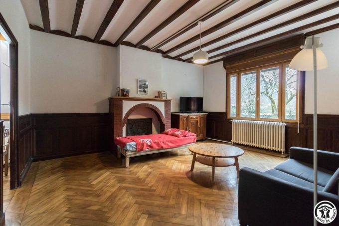 31G101794-4823270490ca44c2865cdd3b57be07a3