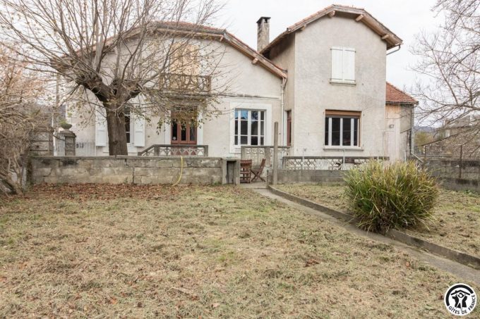 31G101794-bb57e70938d94567a2c6742c14097770