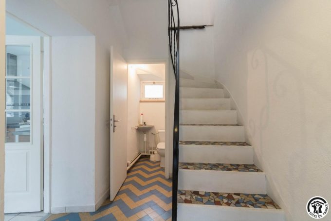 31G101795-98e1f061e01f40019e10992a579ae9bf