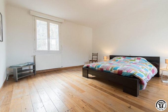 31G101795-c5592c72555d4d86aaede17d5d0a78fa