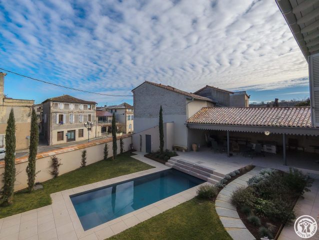 31G101798-51bc4006987249a0bfa8879a711f7876