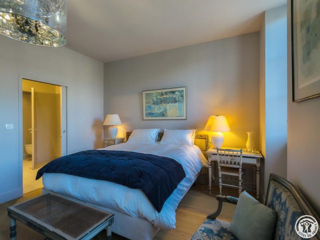 31G101798-8bb1bd146726441ba8199c35fb69c8ef