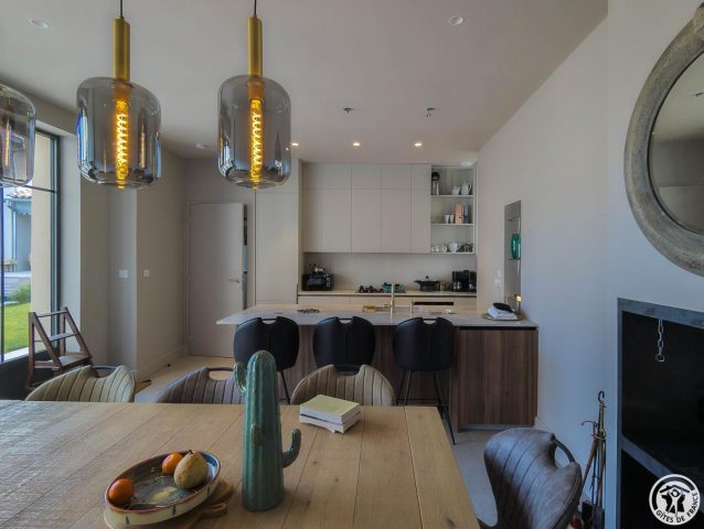 31G101798-b6cf247d0e00447b8d6d3e5e46117b4c