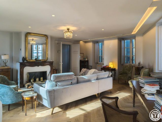 31G101798-bea7e1f3f2be4f3cbea4cd00106c6157