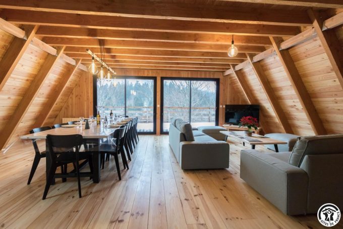 31G101800-79409861dabe49c5bfc4b12333cc4d5f