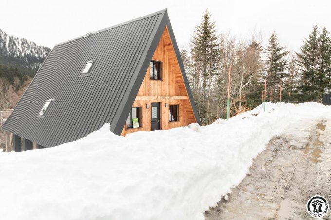 31G101800-79c76db82ab24aaa8fcb472ab33bba5d