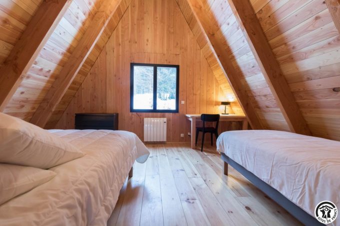 31G101800-99eab5a79f7544128505a91c7c072211