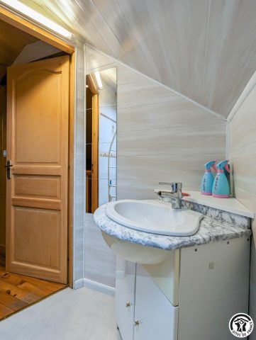 31G145014-5be0e43e31df4a078e4340159c18ebe2