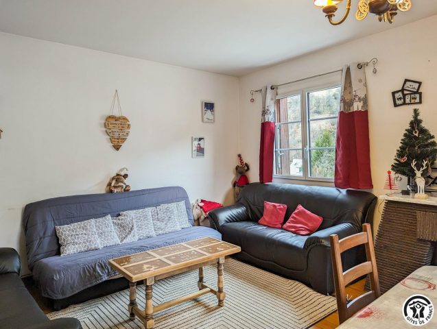 31G145014-5ef88afffc674a1aab73231ee9728d75