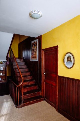 31G300454-7a070100fc3c45bdbfaba09c32f86b39