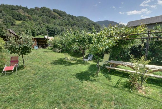 31G300454-be50fe2052e141e1975580112124491c