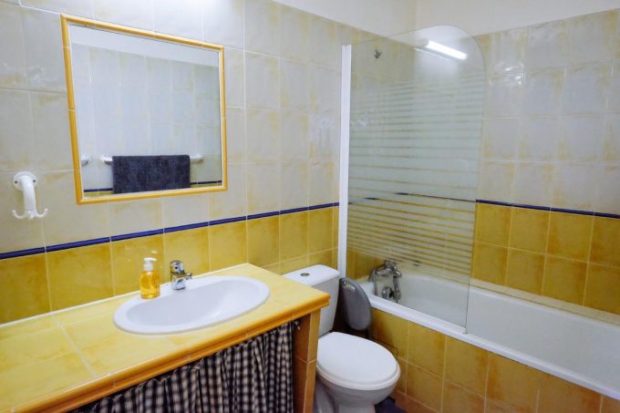 31G300454-dbc8add805cd4bd1aca5e5e2ccdc6730