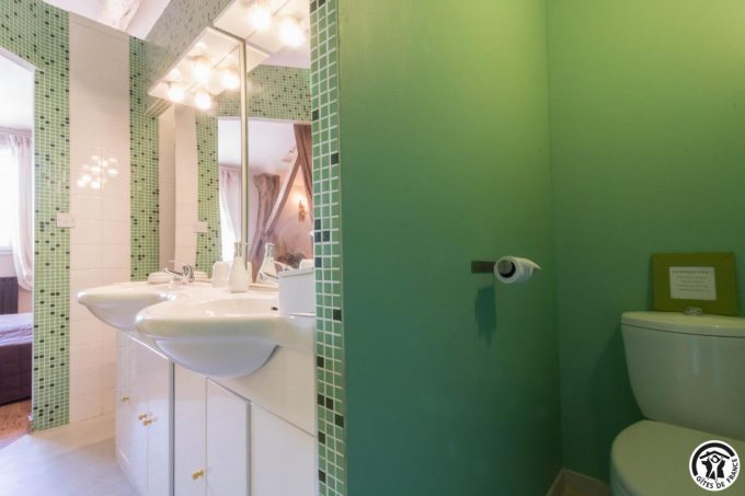 31G301028-01cea723daa64fca9cf419619570a79d