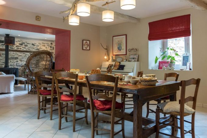 31G301028-0ce074f4916945a18808c66e71768082