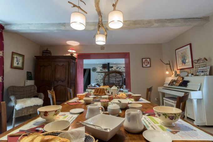 31G301028-24eb24dcfc4e4600ad514f46cfd20010