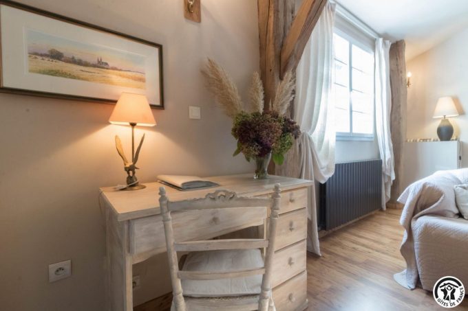 31G301028-67bb89774b214703883bbe366ba3e6af