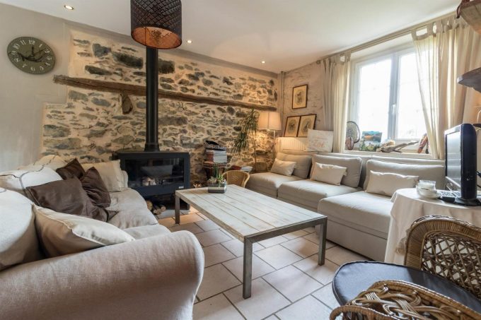 31G301028-6d9d79dbe9f1466aaaadfd8cbaba8777