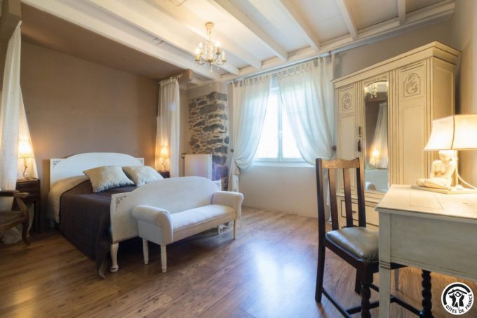 31G301028-76961686c1e145cdb5af510fcf434710