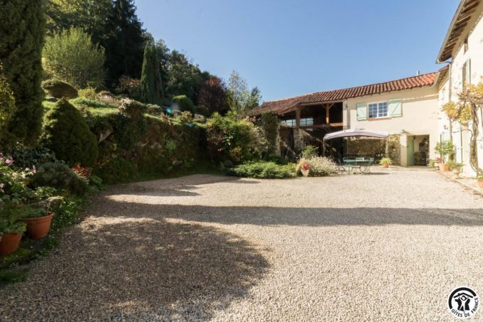 31G301028-a522689a3cb34109adce5657dfee8831