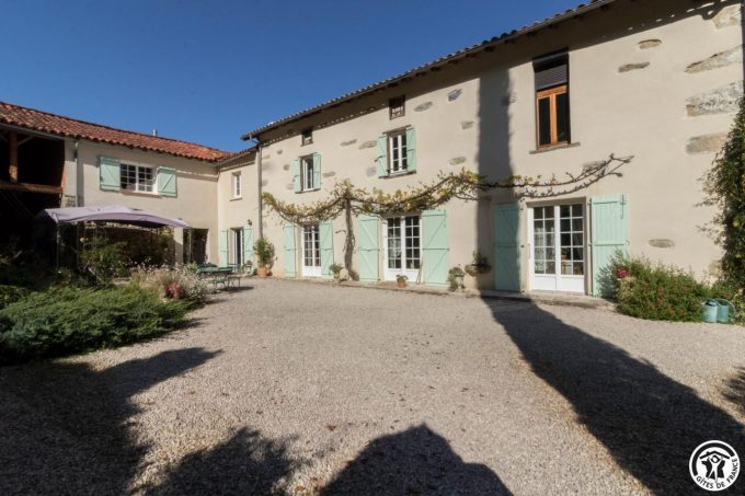 31G301028-b81a0511d0fd447ea78c15507fa211df