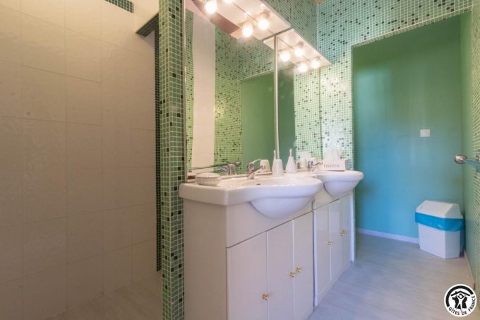 31G301028-e4eb9ec8da8c4eb2b389a8ee8b75e250