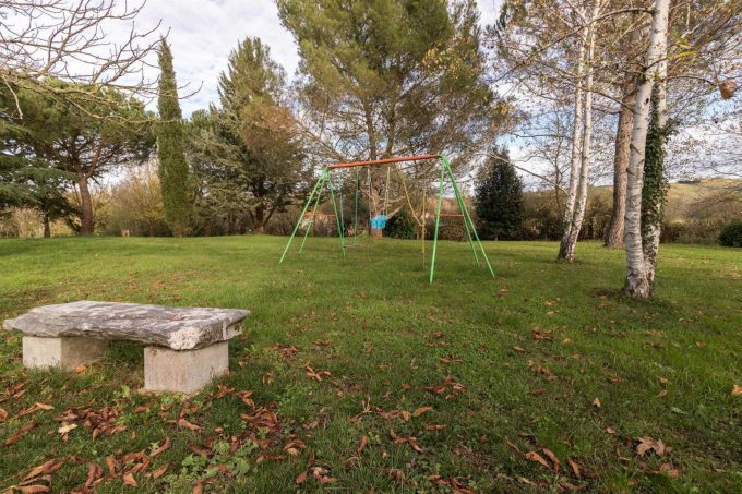 31G301198-1d070dc7683e43909962af84a92c5578