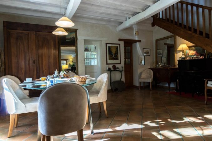 31G301198-5b37eb687db44cd69fb590ccd6964d2c