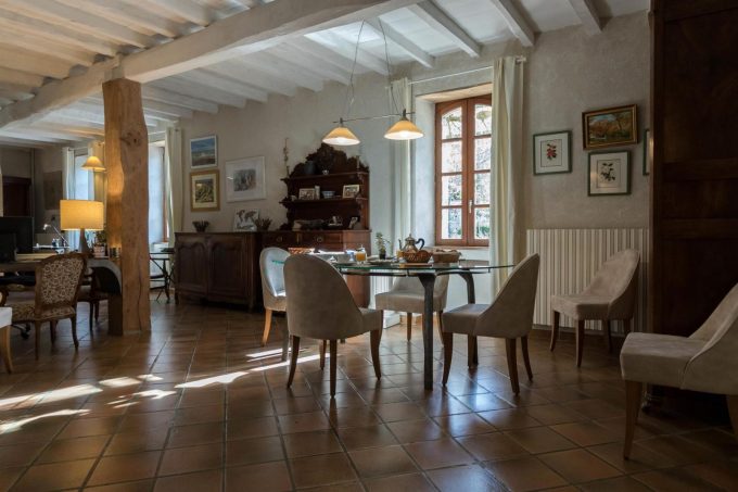 31G301198-abf3c9064fcb4a1ab3b6c922fc0c4e48